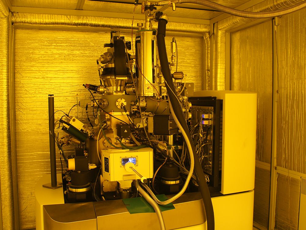 Image4:Helium-ion beam lithography system.