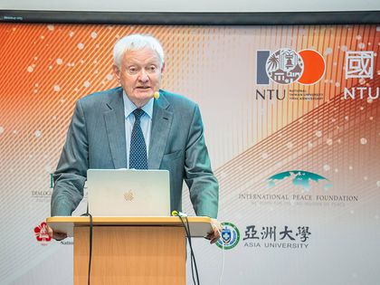 Image: Nobel Laureate in Chemistry Joachim Frank Unveils the Legendary Path of Cryo-Electron Microscopy in Transforming Modern Medicine
