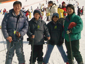 Chen Ming-syan with his family img 