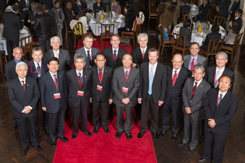 NTU President Pan-Chyr Yang (back row, far right) attends APRU Presidents Meeting in Canberra, Australia.