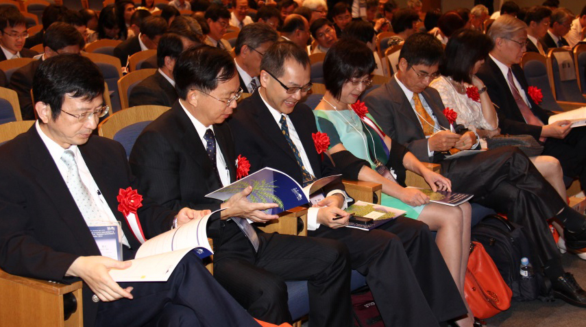The NTU delegation was represented by over 100 members from our faculty and staff.